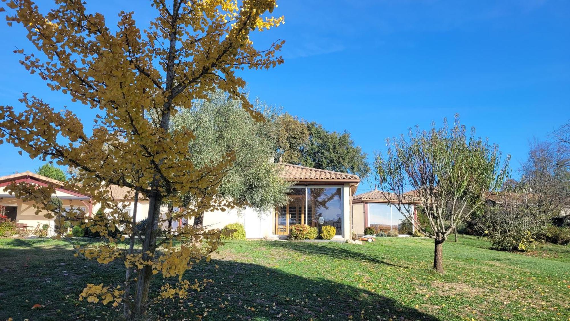 Le Clos Castel - Gite Equipe Кастелжалу Екстериор снимка